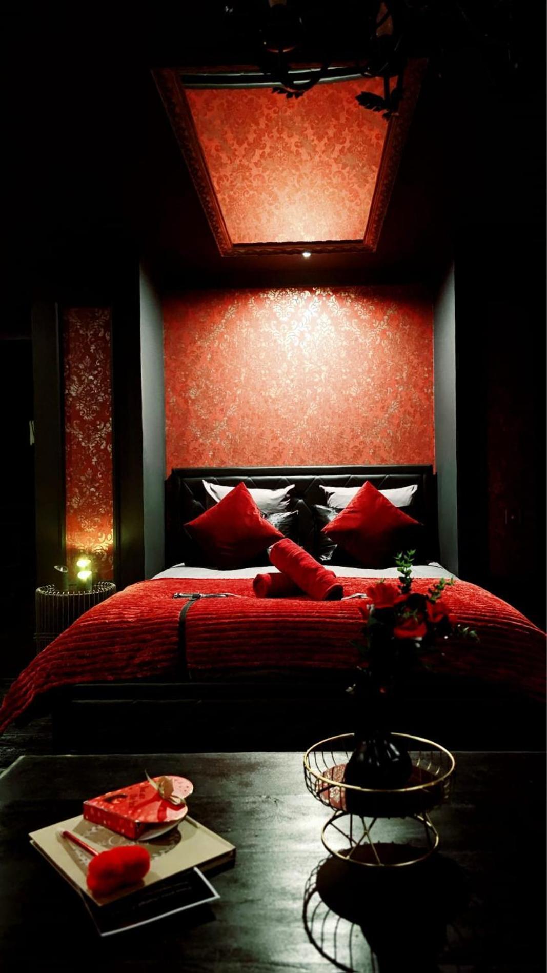 O' Plaisirs Interdits - Loveroom Caen Ngoại thất bức ảnh