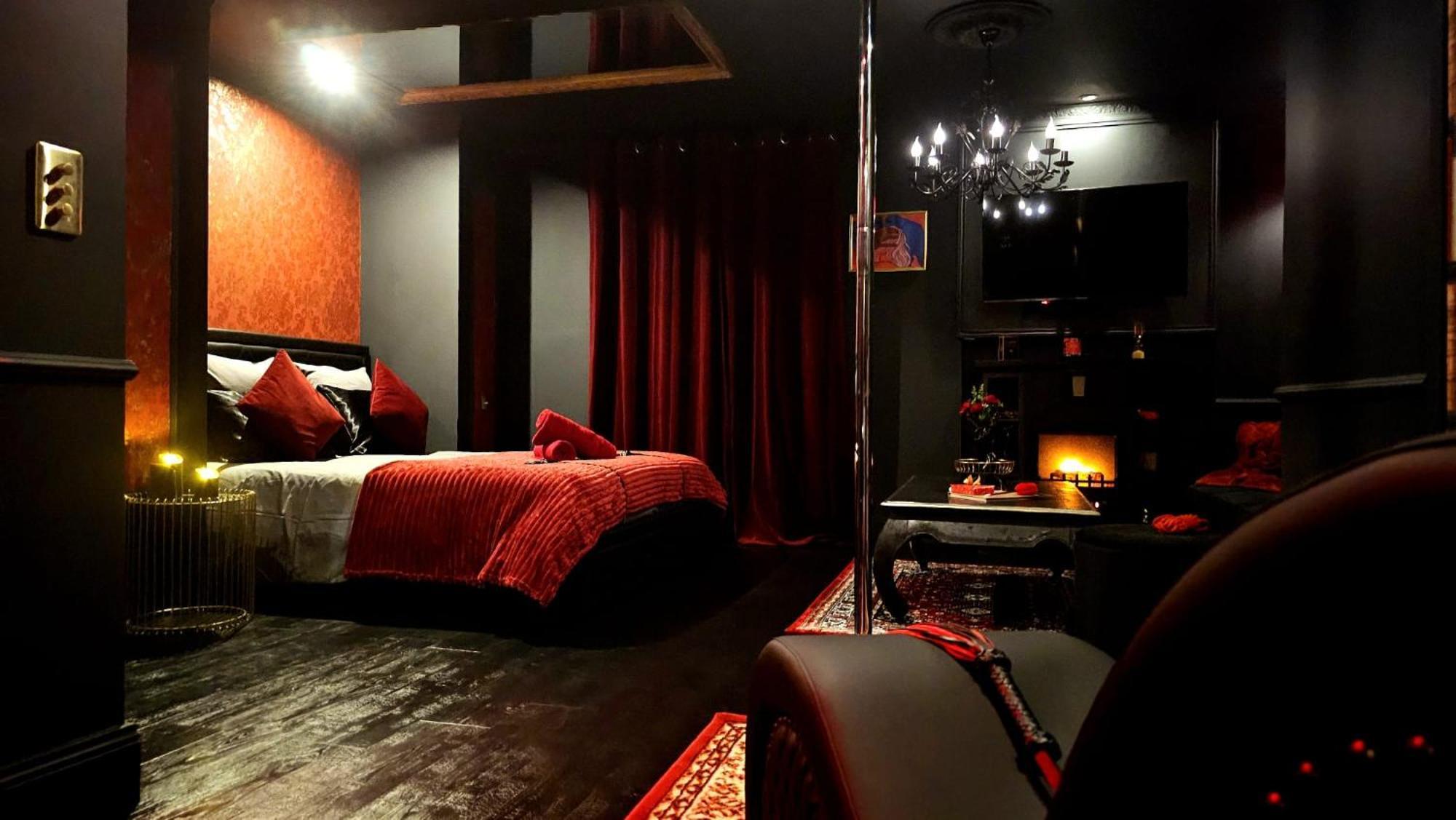 O' Plaisirs Interdits - Loveroom Caen Ngoại thất bức ảnh